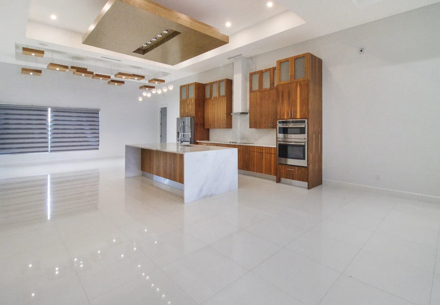 4 bed, 4.0 bath, 2587 sqft, $2,950 — Photo 4