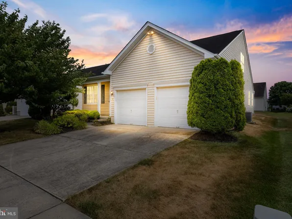 4 Fairfield Dr, Westampton, NJ 08060