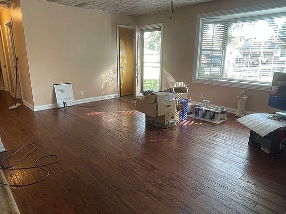 Front entry-hard wood-closet