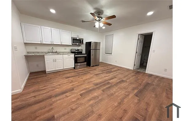 Building Photo - 318 N Paca St #10