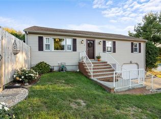 2 Sowams Dr, Bristol, RI 02809