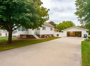 223 Pine River St, Redgranite, WI 54970