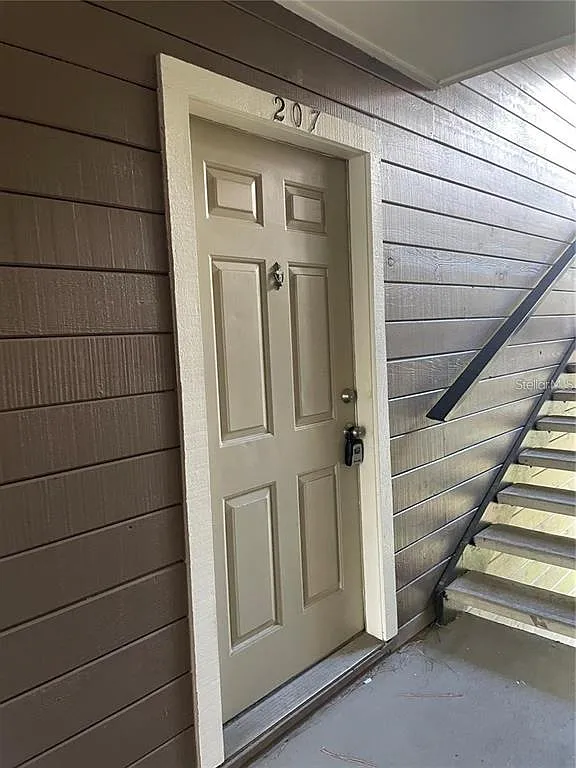 232 Afton Sq — Photo 1