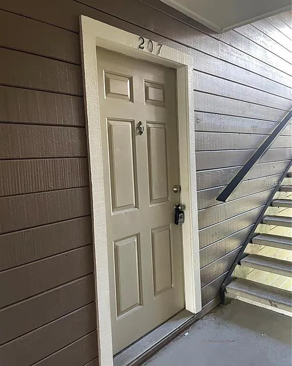 232 Afton Sq #207