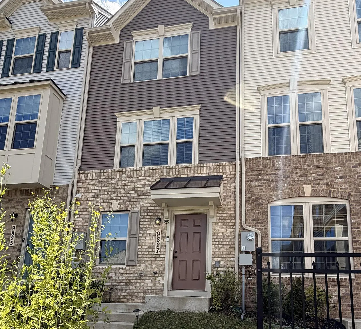 3 bed, 3.5 bath, 1408 sqft, $2,950 — Photo 2