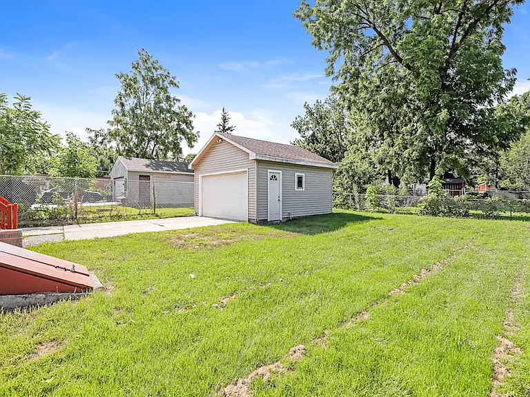 1214 E Galena Blvd — Photo 4