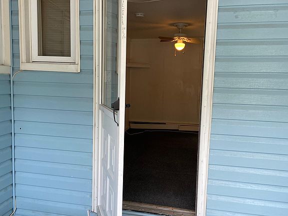2nd image of 448 Laurel Ave
