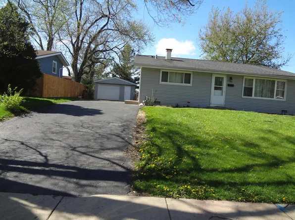 139 Ensenada Dr, Carpentersville, IL 60110