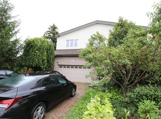 56 Skylark Dr #2, Hamilton, ON L9A 4Y3