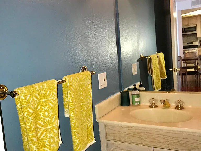 8349 Blackburn Ave #302 — Photo 129