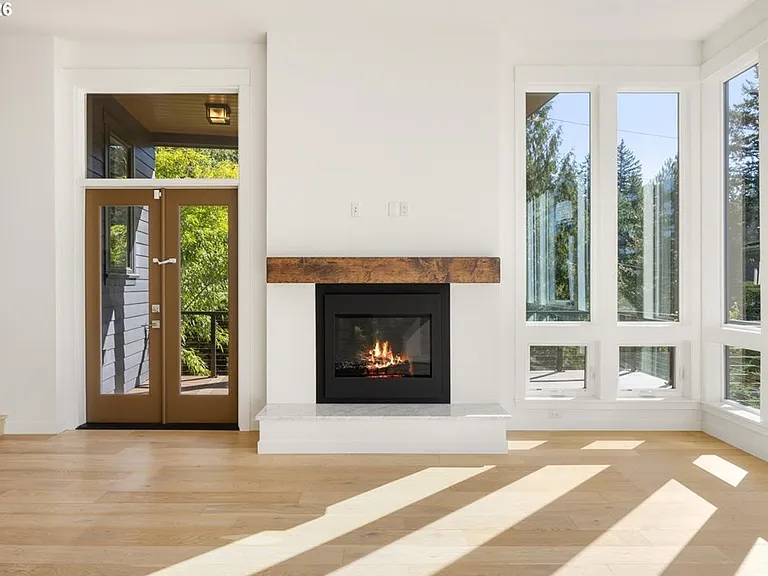 3718 SW Hillside Dr — Photo 7
