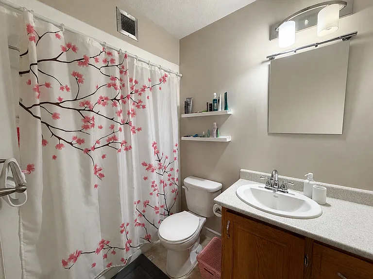 25 Ferris St — Photo 10