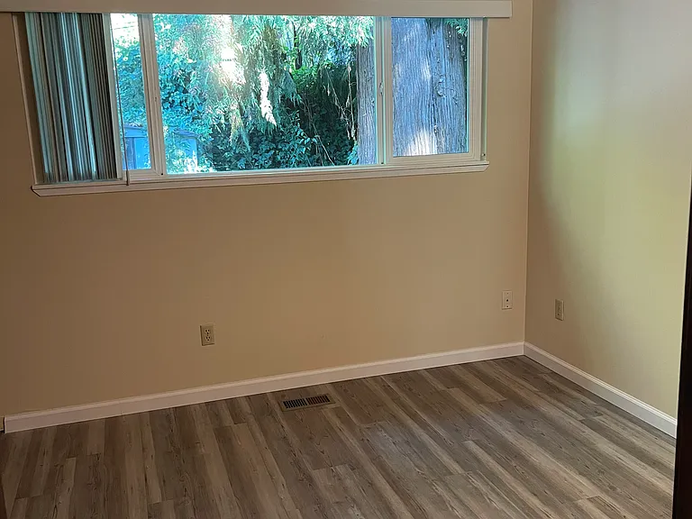 9459 SW Tauchman St #9459 — Photo 7