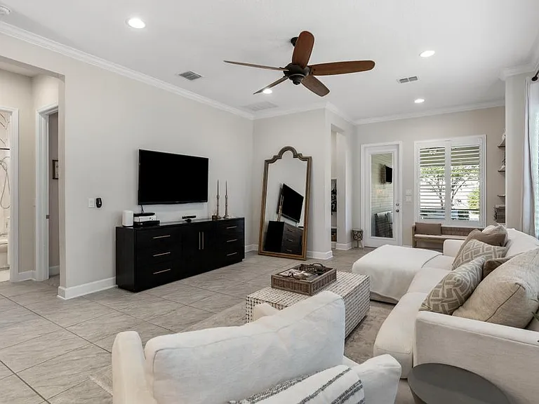 210 Lone Eagle Way — Photo 6
