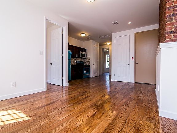 2nd image of 255 Vernon Ave #Num3