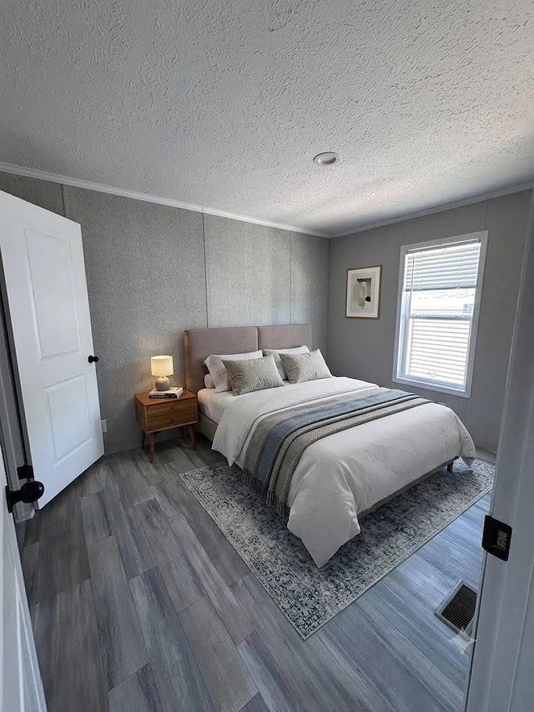 1 bed, 1.0 bath, $995 — Photo 4