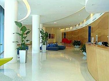 3rd image of 601 NE 36th St APT 1410