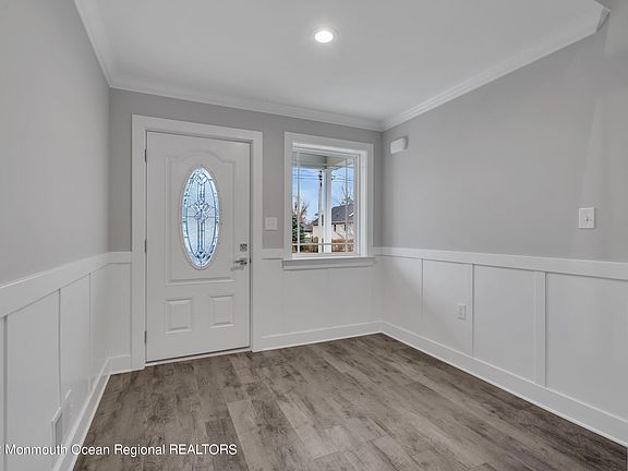 4th image of 1340 Longboat Ave