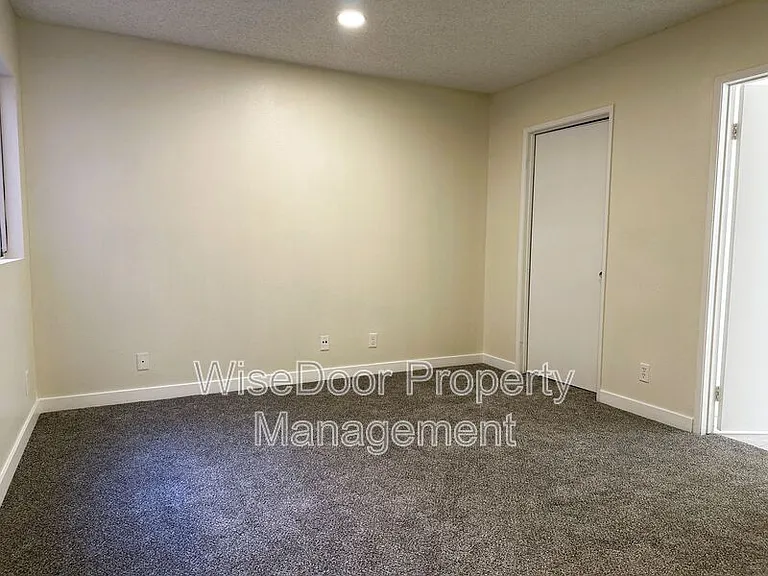 450 E 4th St #311 — Photo 19