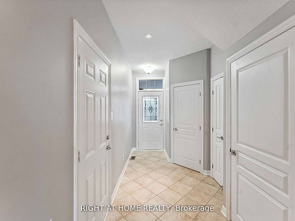 2nd image of 130 Tandalee Cres