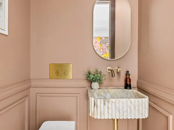 370 Hancock Street image 5 of 16