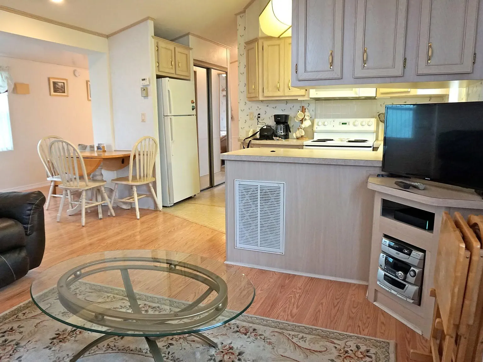 1 bed, 1.0 bath, 495 sqft, $2,100 — Photo 2