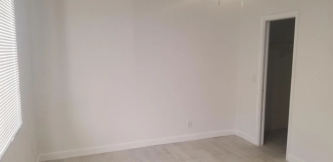 2 bed, 1000 sqft, $2,190 — Photo 2