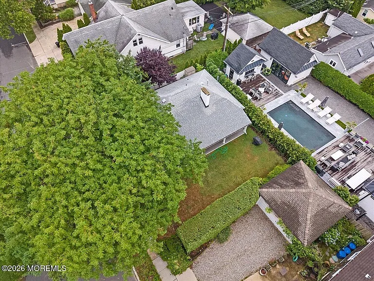 8 2nd Ave — Photo 24