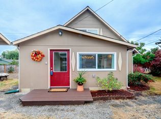 307 W Wallace St, Granite Falls, WA 98252