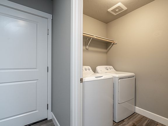 3rd image of 8112 Babine Dr