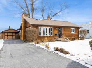 2604 Cardinal Dr, Rolling Meadows, IL 60008