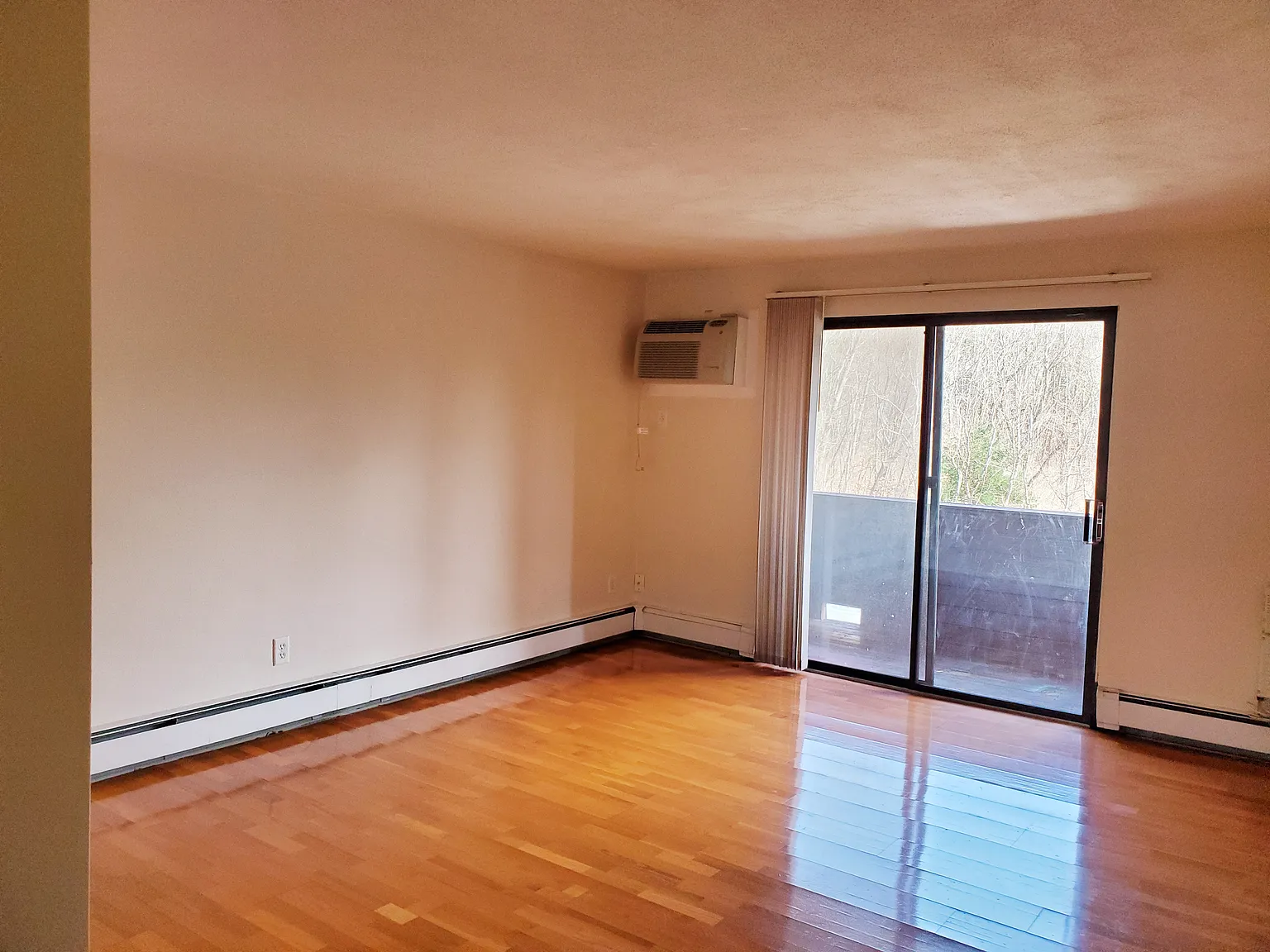 1 bed, 631 sqft, $1,800 — Photo 1