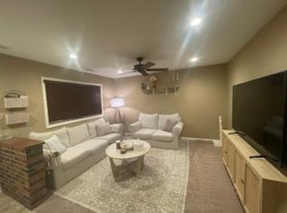2806 Ridge Ct, Lawrence, KS 66046