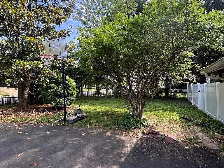 3440 Skyview Ter — Photo 3