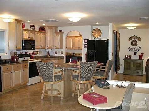 Kitchen w/LOTS of Upgrades!