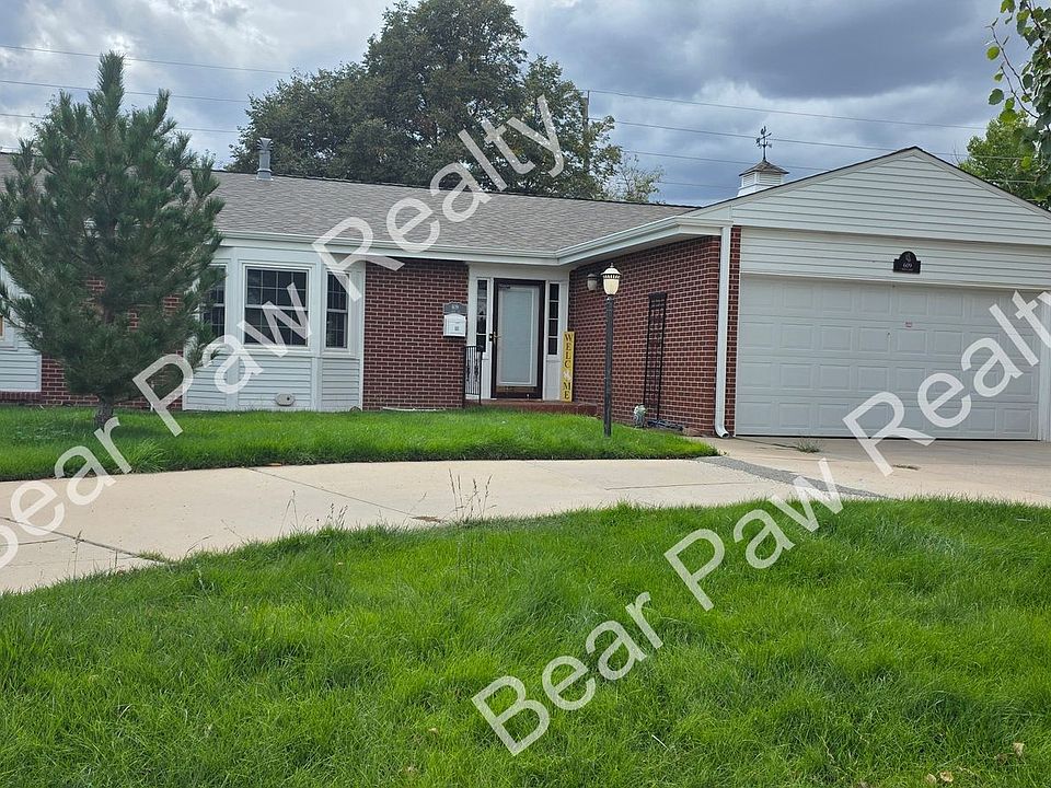 1st image of 609 Vista Ln