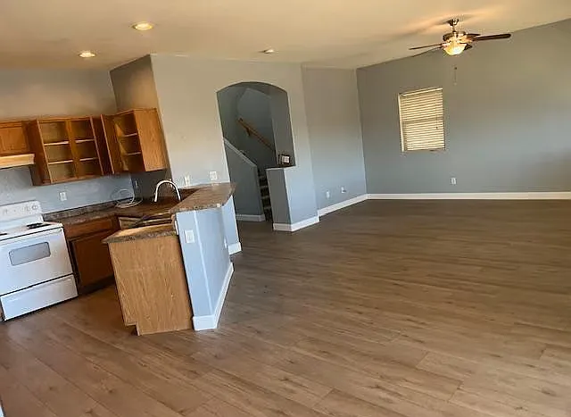 9428 S 35th Gln — Photo 11