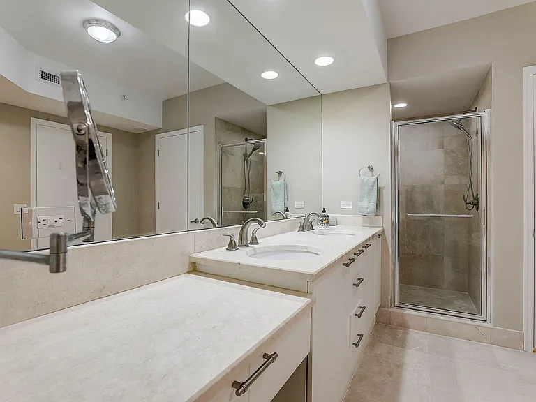 2650 Lake Shore Dr #804 — Photo 26