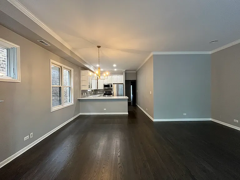 540 W Oakdale Ave #2W — Photo 4
