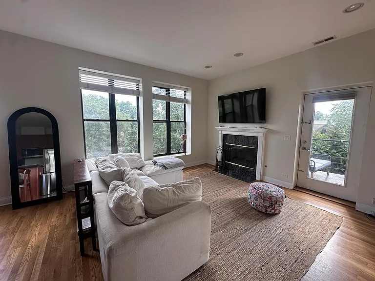 1728 N Wilmot Ave #3E — Photo 23