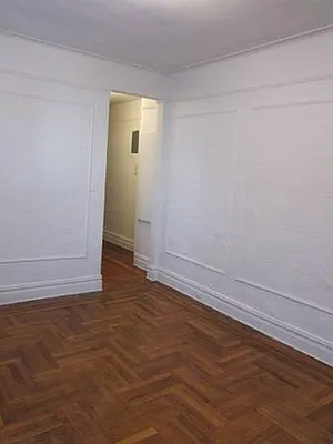 Rented by Realty 2000 Corp | media 22