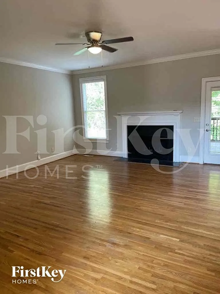 4 bed, 3.5 bath, 2625 sqft, $3,415 — Photo 2