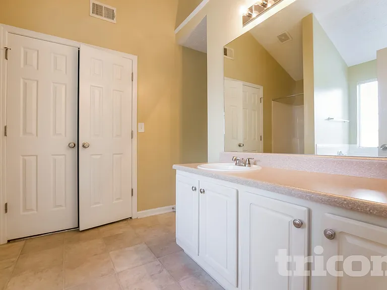 130 Labrea Blvd — Photo 10