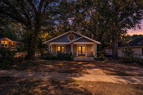 409 Rutherford St Photo 1