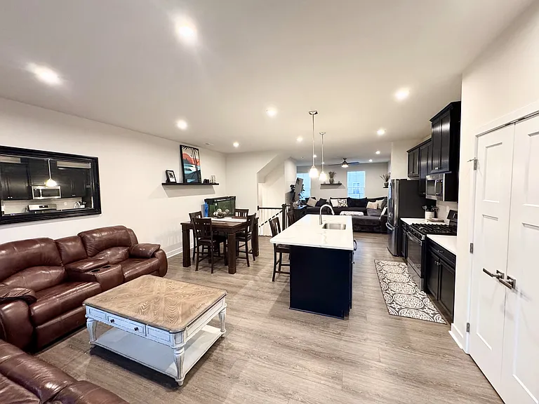 2315 Doby Creek Ln — Photo 6