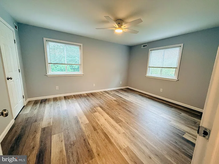 1008 Lindsey Ct — Photo 12