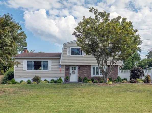 8 Rolling Lane, Norwalk, CT 06851