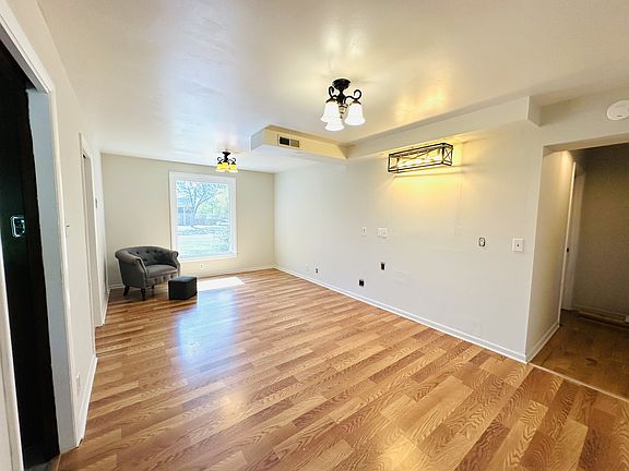 4th image of 1255 Hillwood Dr
