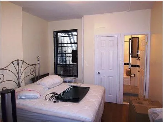 Rented by R New York | media 8