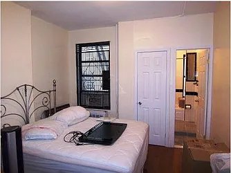 Rented by R New York